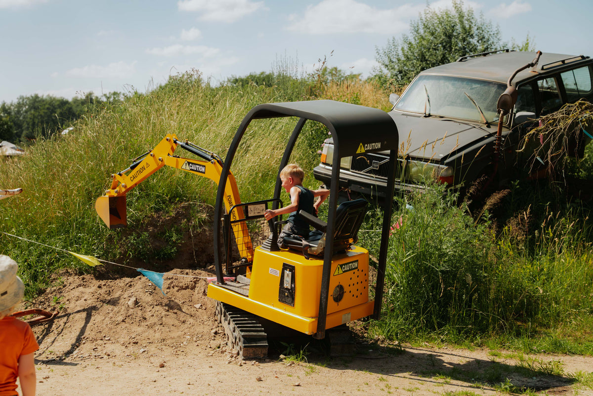 Mini-Bagger im Kliemannsland