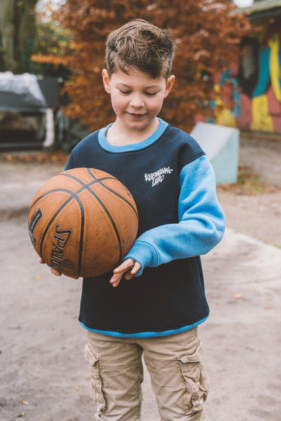 KIDS WOHLFÜHL-KLAMOTTE – CREWNECK+JOGGER BLAU - kliemannsland